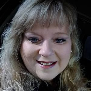 Meet your Posher, Dena